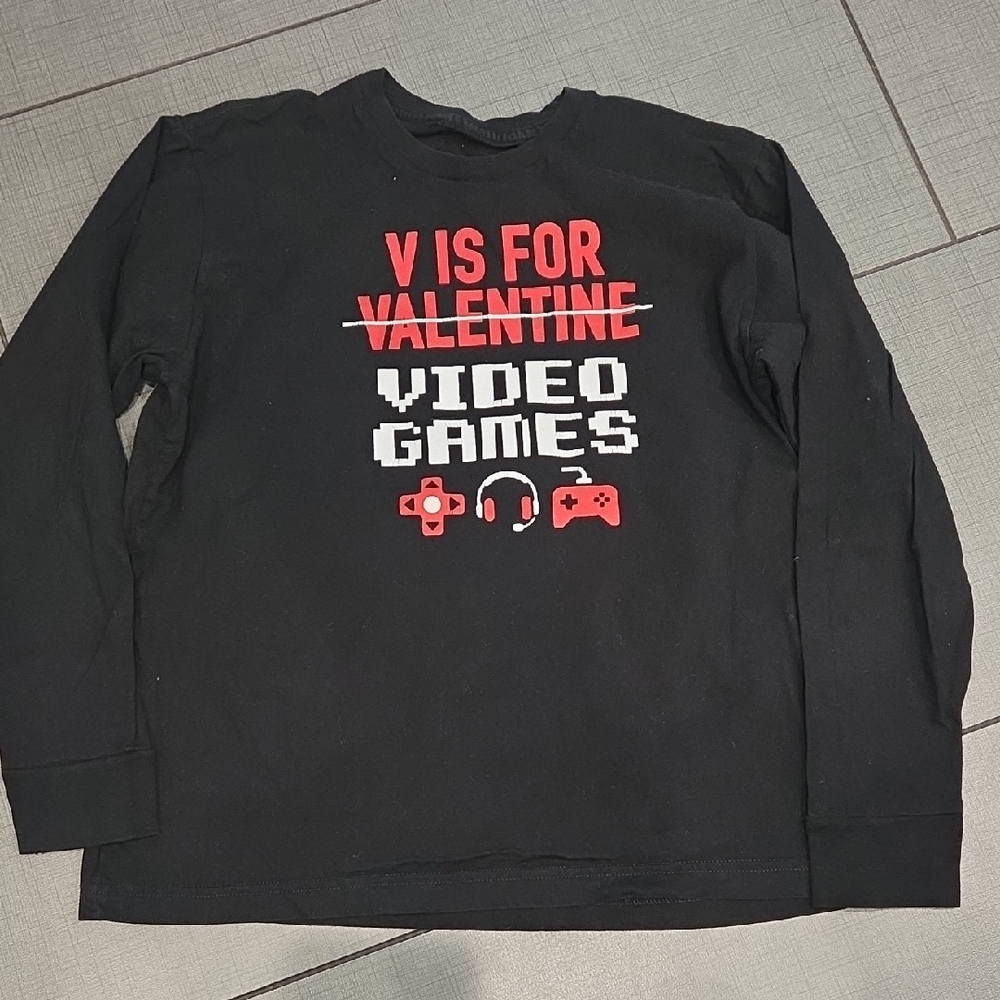 Black Video Games Valentines Themed Long Sleeve Shirt